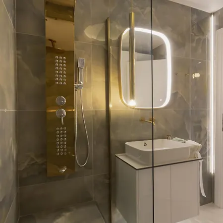 Chrisostomou Square 14 Gold Apartment Athens